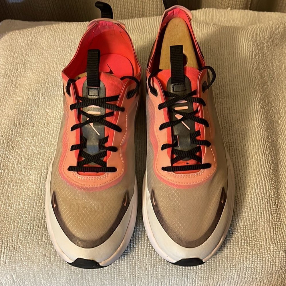 Nike Air Dia - Picture 2 of 8